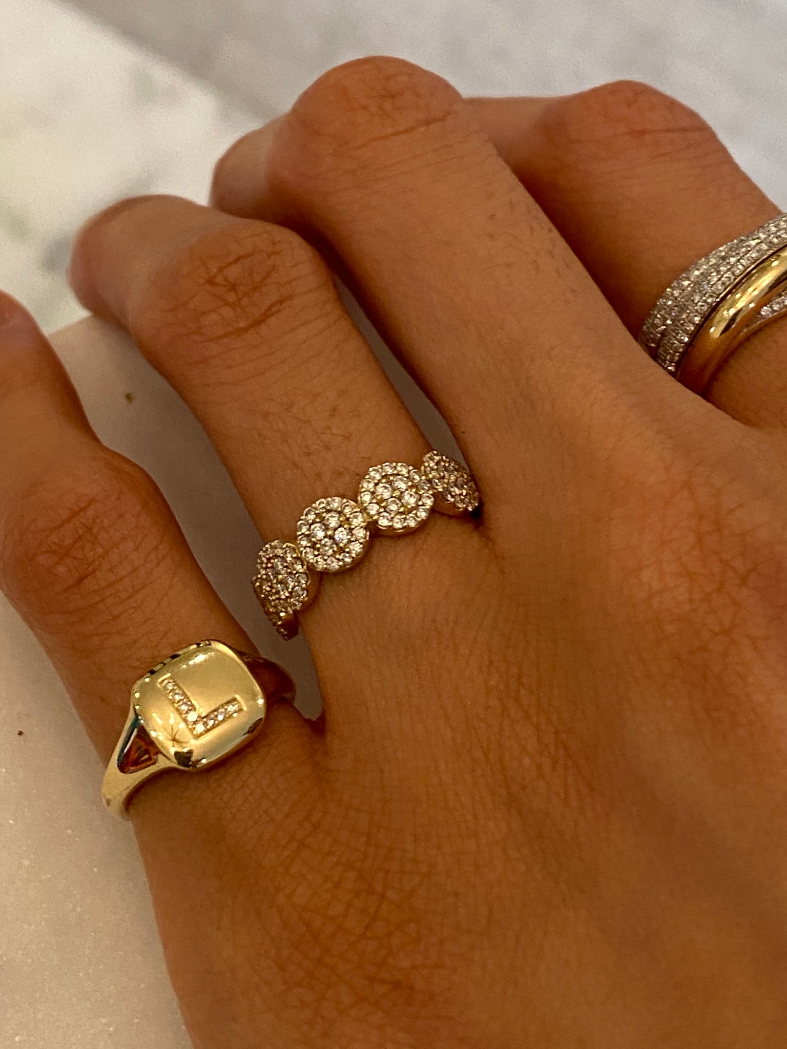 14K GOLD AND DIAMOND CIRCULAR RING