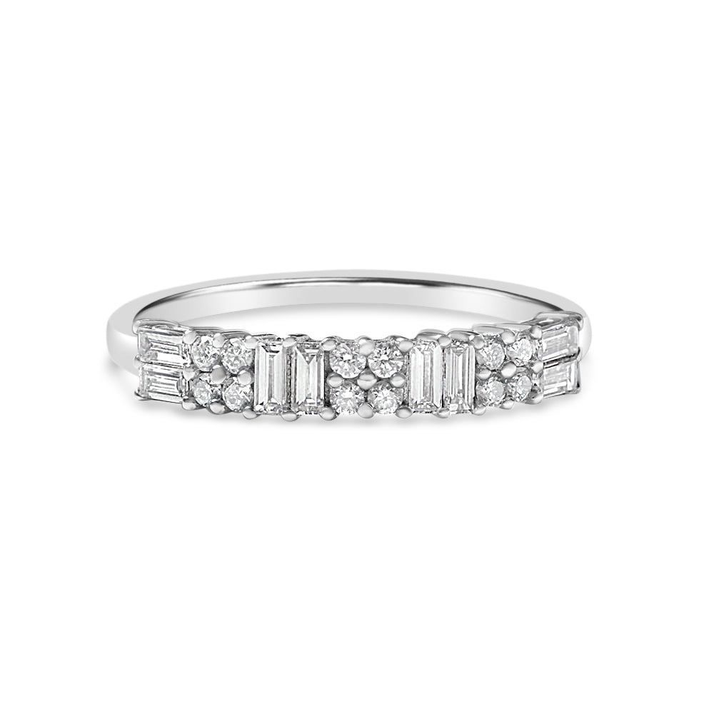 ALTERNATING BAGUETTE AND BRILLIANT DIAMOND RING