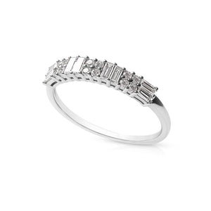 BAGUETTE AND BRILLIANT DIAMOND RING