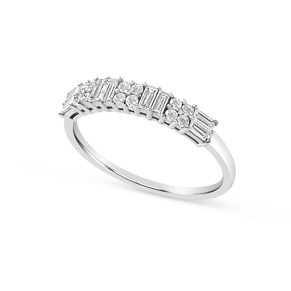 14K GOLD BAGUETTE AND BRILLIANT DIAMOND RING