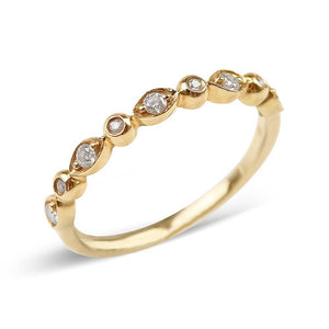 GOLD AND DIAMOND RING